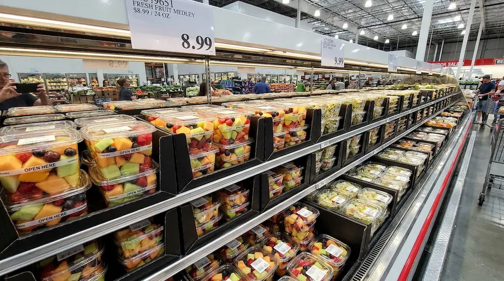 24oz clear square rPET tamper-evident containers for warehouse club fresh fruit and salad display