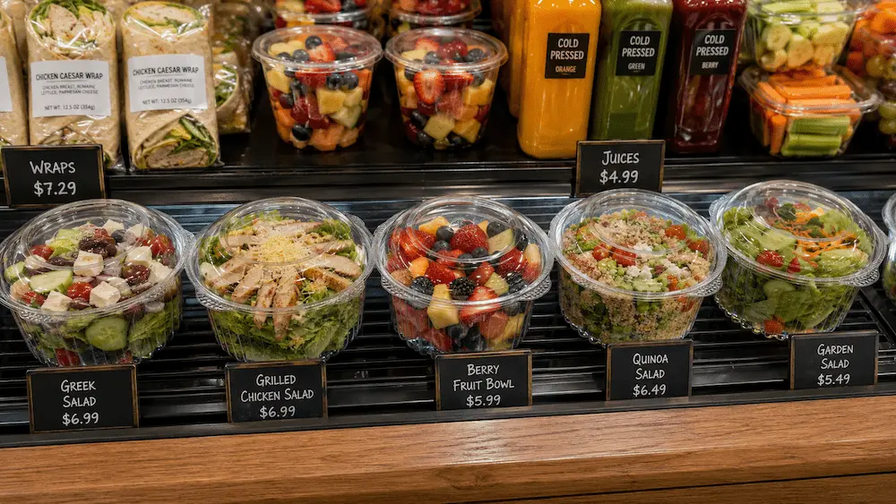 39oz clear PET hinged salad bowls for deli salads fruit bowls and fresh food display