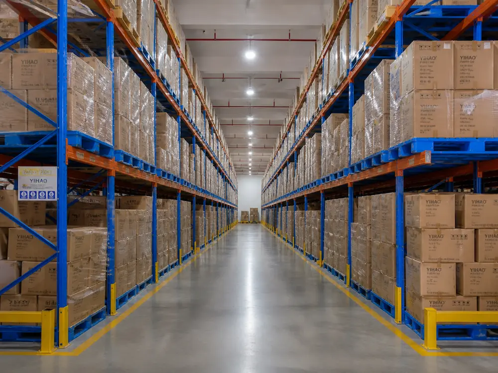 YIHAO PP cold cups warehouse inventory, wholesale cartons, and pallet shipping