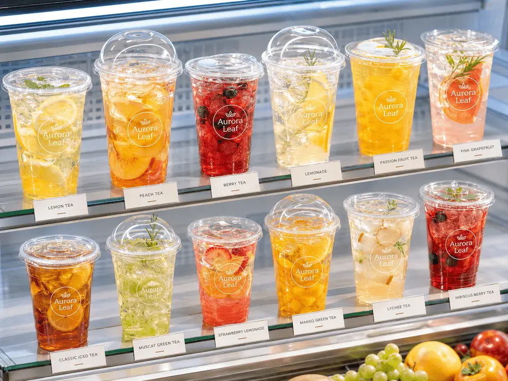 Clear PET cold cups with lids for fruit tea lemonade refreshers and iced drinks