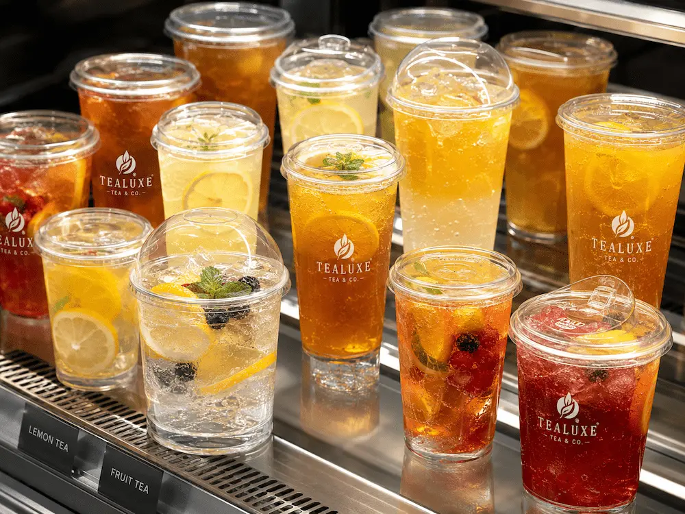 clear PET cold cups with lids for fruit tea lemonade refreshers and sparkling drinks