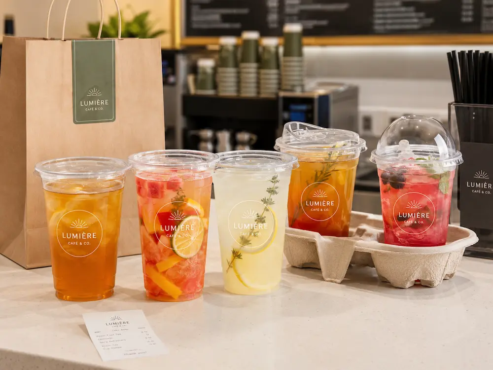 Clear PET drink cups for cafe takeaway juice, lemonade, refreshers, and fruit tea
