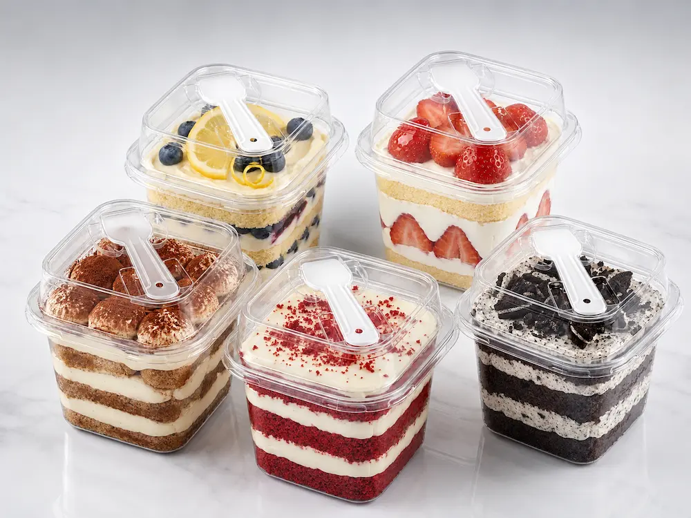 Clear PET square cake cups with spoon lids for layered dessert packaging
