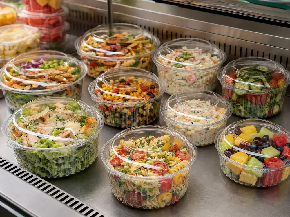 Clear round PET salad containers for chilled food applications