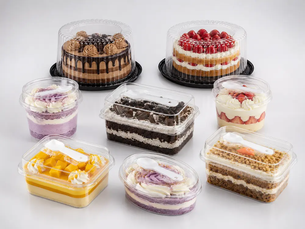 Transparent PET dessert containers and cake dome packaging for layered cakes, mousse cups, and bakery display